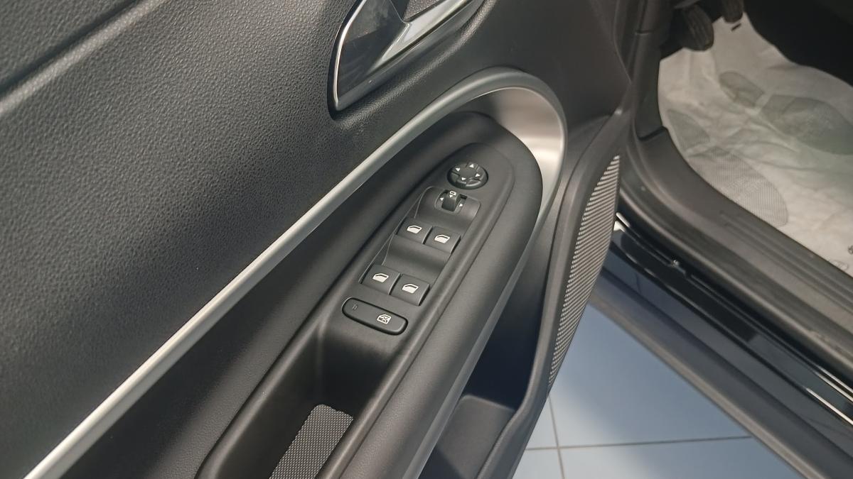 Jeep Avenger 1.2 Turbo 100 CV Summit